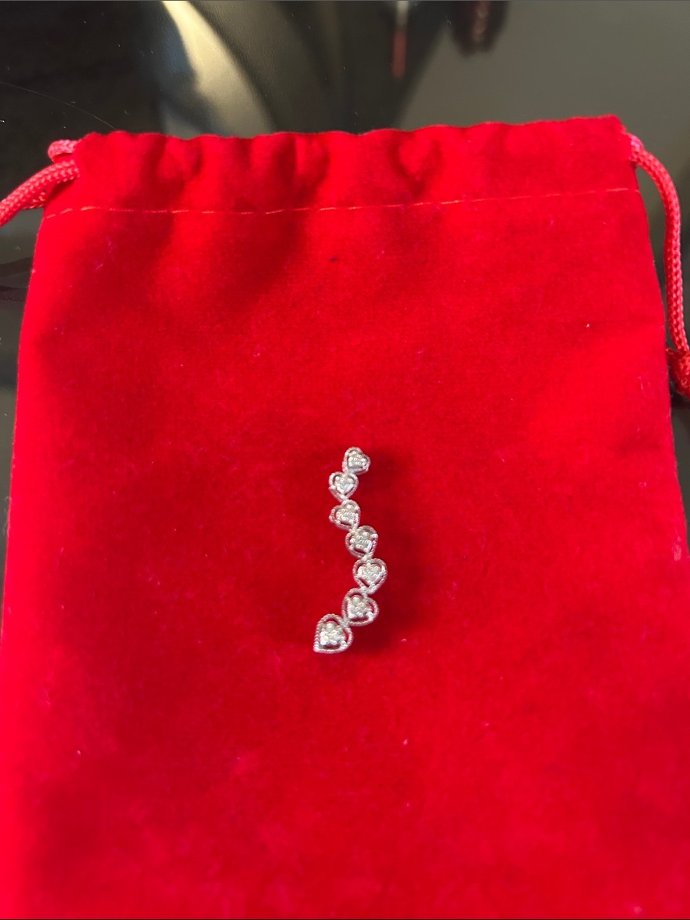 10kt white gold Heart Cascade pendant